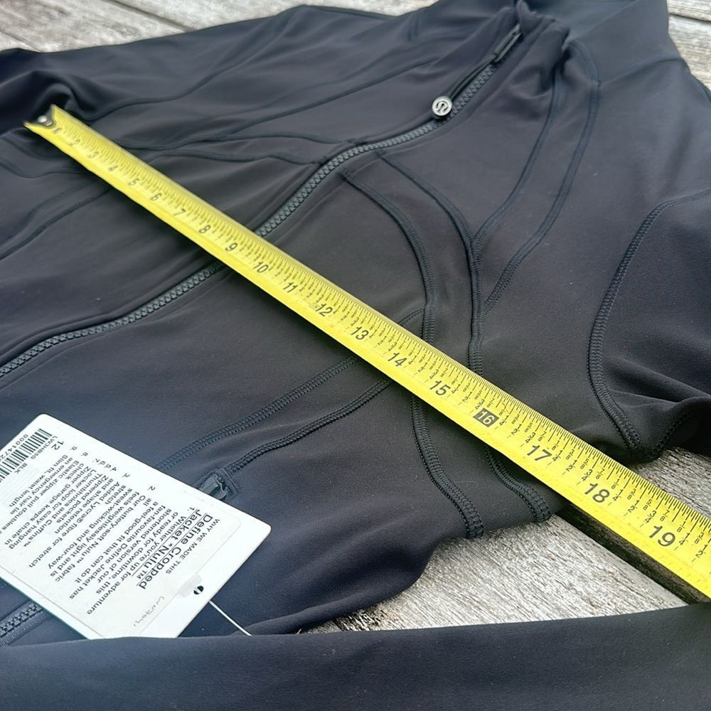 Lululemon  jacket Define Cropped Jacket Nulu Black size 12 NWT - Picture 6 of 8